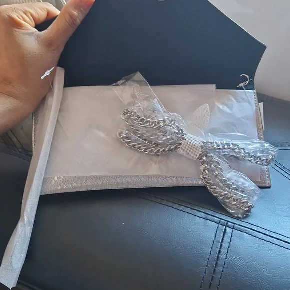 Aldo Elegant Silver Stiletto Heels With Matching Clutch. - Picture 9 of 15